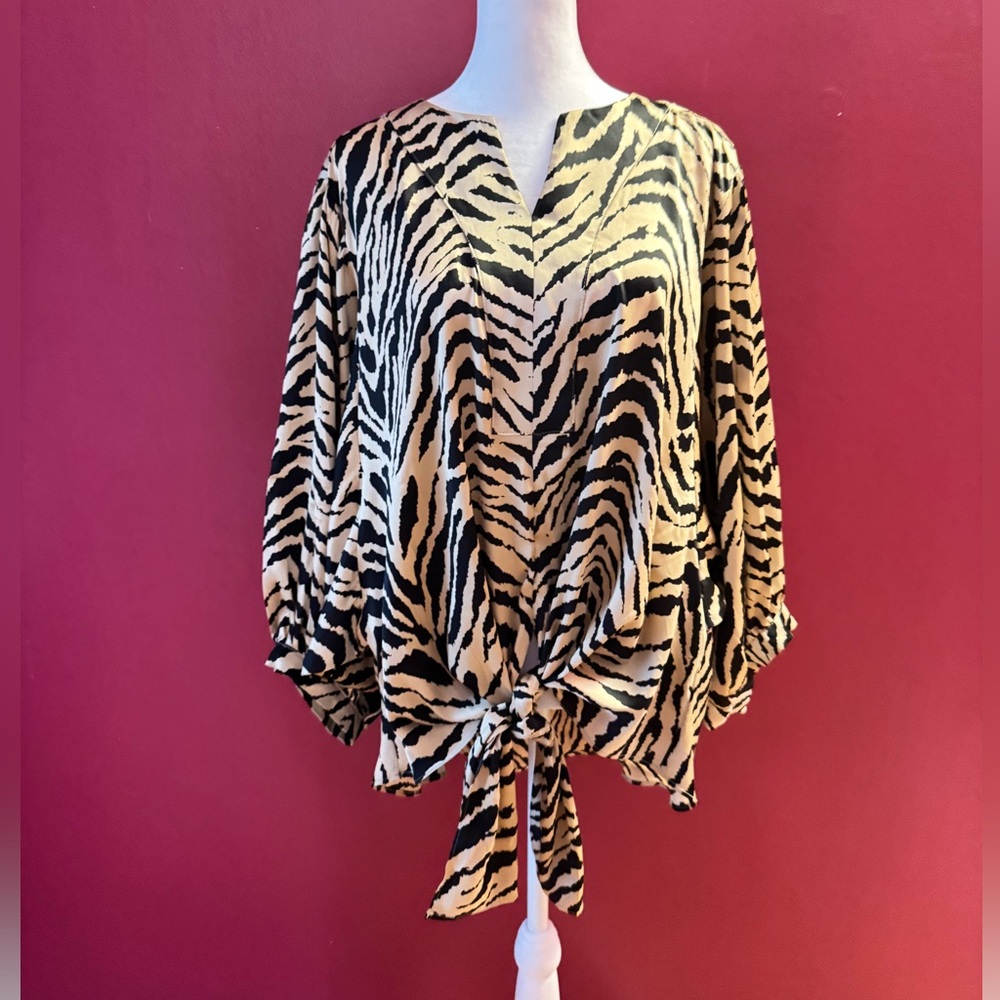 EUC Chico's Black & Cream Zebra Tie-Front Blouse Size 3